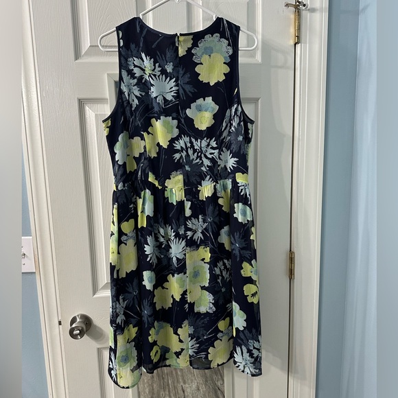 LOFT Flowered Dress Size 14 - Picture 4 of 4